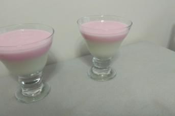 Çilekli Vanilyalı Puding (Ev Yapımı)