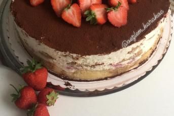 Çilekli Tiramisu Pastası ( Bayılacaksınız)