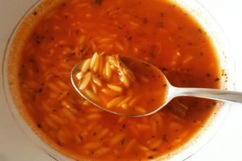 Tavuklu Şehriye Çorbası