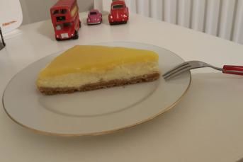 Chesecake (Hazır Limon Sosu İle)