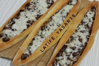 Nefis Kuşbaşılı Kaşarlı Pide