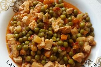 Tavuklu Bezelye Yemeği Yapılışı