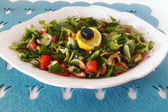 Semiz Otu Salatası Nasıl Yapılır