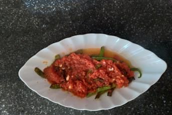 Domates Soslu Biber Kızartması