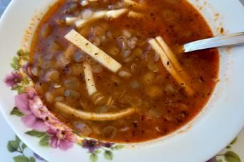 Erişteli Yeşil Mercimek Çorbası