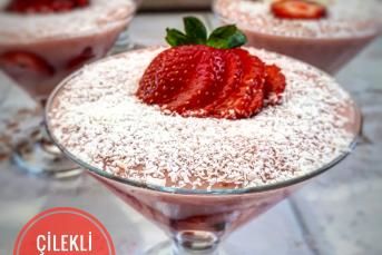 Ev Yapımı Çilekli Doğal Puding
