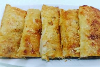 Baklavalık Yufkadan Kıymalı Kol Böreği