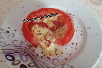 Domates İçinde Karışık Omlet