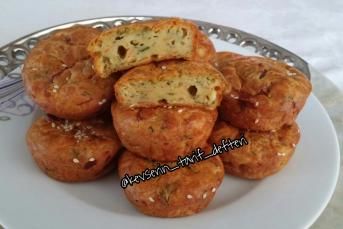 Kaşarlı Sebzeli Yumuşacık Tuzlu Keklerim (Muffin Kalıbında)