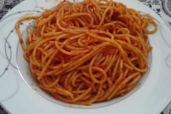 Salçalı Soslu Spagetti Tarifi