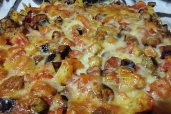 Fırında Domates Soslu Patatesli Patlıcan Yemeği