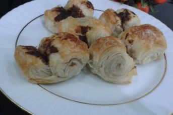 Çikolatalı Milfoy Tarifi (3 Malzeme İle)