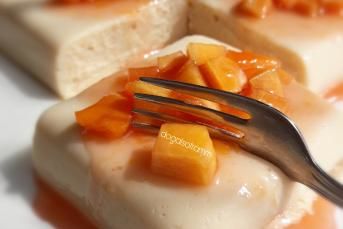 Şeftali Soslu Tavukgöğsü Tatlısı