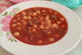 Kuşbaşı Etli Nohut Yemeği