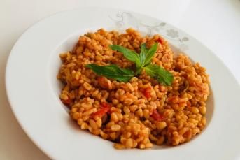 Acı Biberli Domatesli Bulgur Pilavı