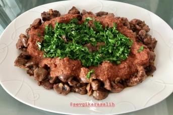 Böbrek Ve Taşlık Kavurma (Sırrı Sosunda)