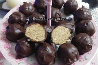 Çikolata Topları (3 Malzemeli - Çok Pratik)