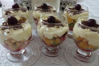 Pratik Meyveli Muhallebili Tatlı