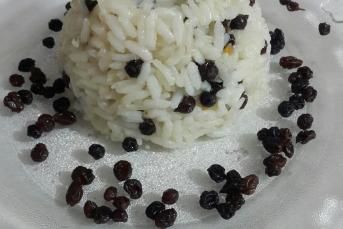 Kuş Üzümlü Pirinç Pilavı