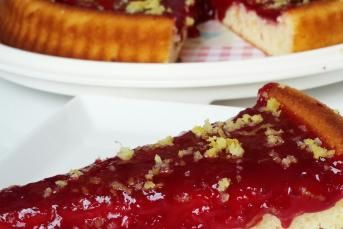 Vişne Soslu Limonlu Tart Kek