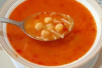 Domatesli Nohutlu Tel Şehriye Çorbası