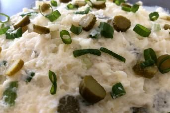 Nefis Yoğurtlu Patates Salatası Tarifi