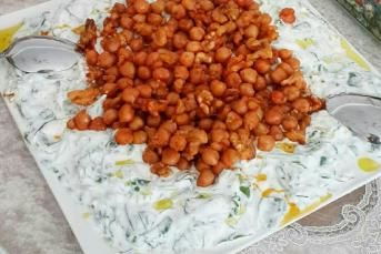 Nohutlu Semizotu Salatası