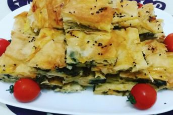 Ispanaklı Tepsi Börek