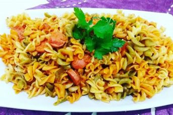 Sosisli Sebzeli Makarna