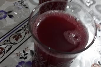 Ev Yapımı Erik Suyu