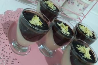 İki Renkli Muhallebi Tarifi