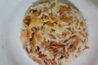 Tavuk Suyuna Tereyağlı Pirinç Pilavı