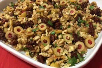 Zeytinli Buğday Salatası