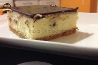 Damla Sakızlı Çikolata Soslu Cheesecake