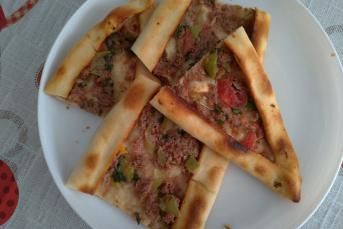 Evde Kıymalı Pide