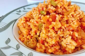 Leziz Domatesli Bulgur Pilavı