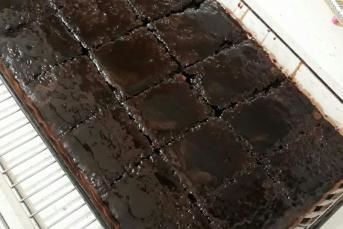 Islak Kek (Aşama Aşama Anlatım)