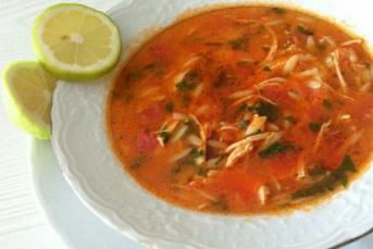 Tavuklu Domates Çorbası