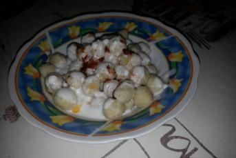 Yoğurtlu Bulgur Köftesi Tarifi