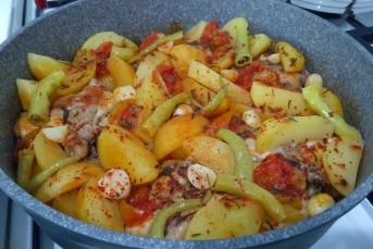 Tencerede Tavuk Yemeği