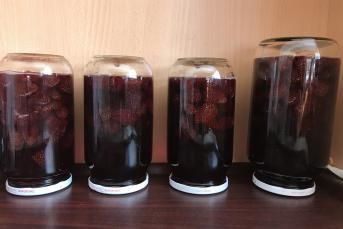 Ev Yapımı Çilek Reçeli Nasıl Yapılır