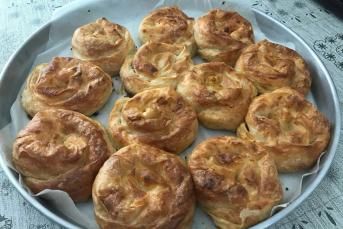 Gül Böreği Nasıl Yapılır