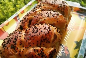 Pastırmalı Ve Kuru Domatesli Çörek