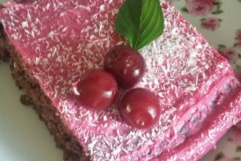 Vişneli Kakaolu İrmik Tatlısı