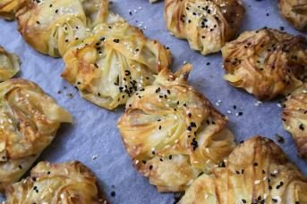 Kıymalı Büzme Börek