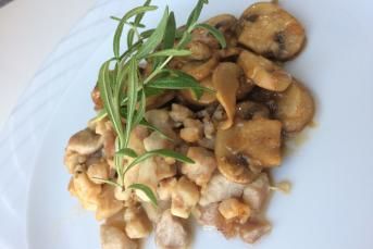 Pratik Mantarlı Tavuk Sote