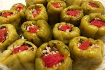 Nefis Zeytinyağlı Biber Dolması Tarifi