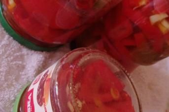 Kırmızı Biber Turşusu