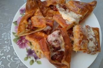 Ev Yapımı Kuşbaşılı Kaşarlı Pide