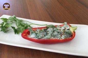 Yoğurtlu Semizotu Salatası Biber Yatağında